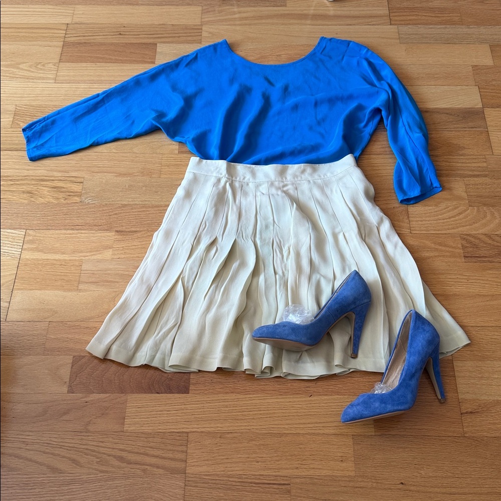 Vintage Banana Republic 100% Silk Pleated Skirt